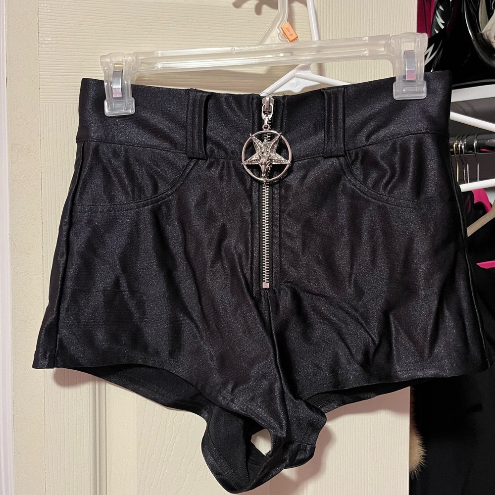 Killstar succuba hot pants - Picture 2 of 5